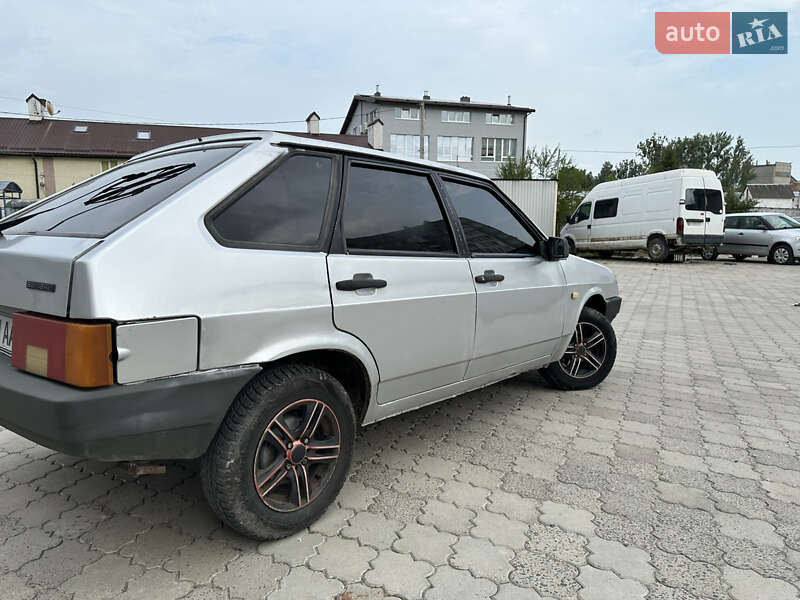 Хэтчбек ВАЗ / Lada 2109 2002 в Львове