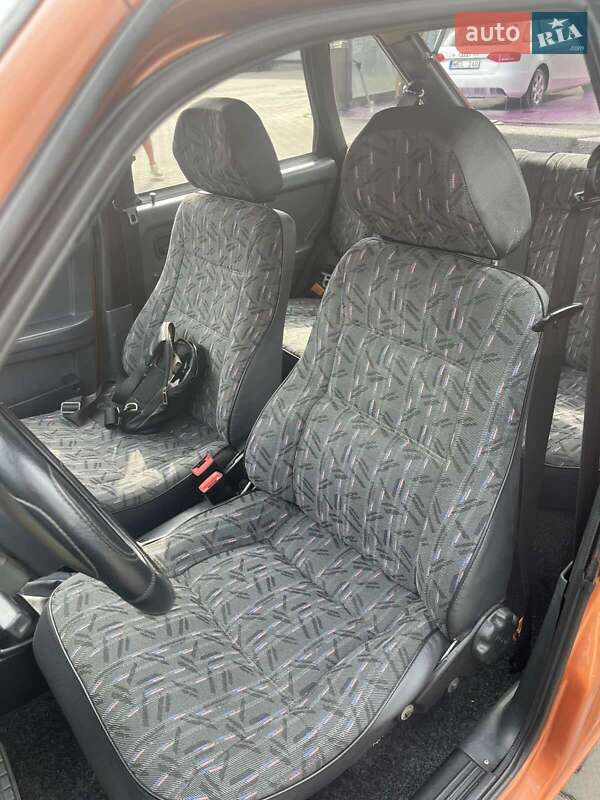 Хэтчбек ВАЗ / Lada 2109 1998 в Киеве