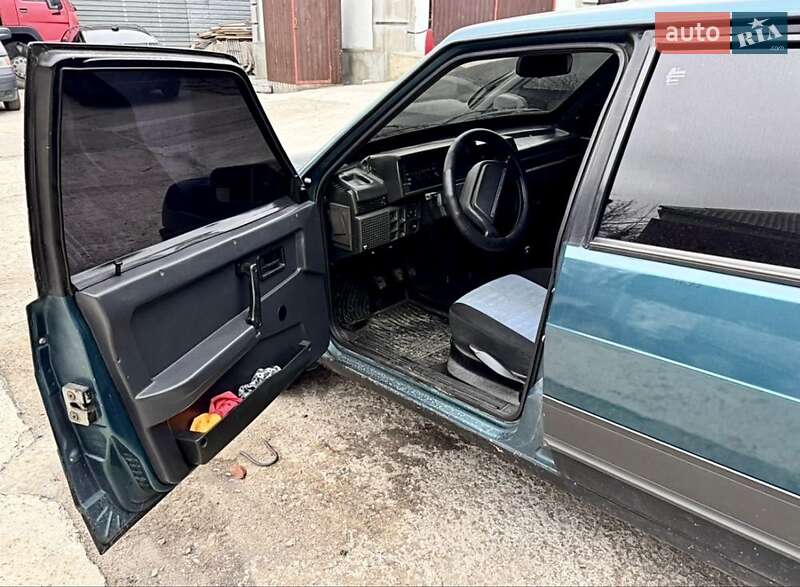 Хетчбек ВАЗ / Lada 2109 2002 в Дніпрі