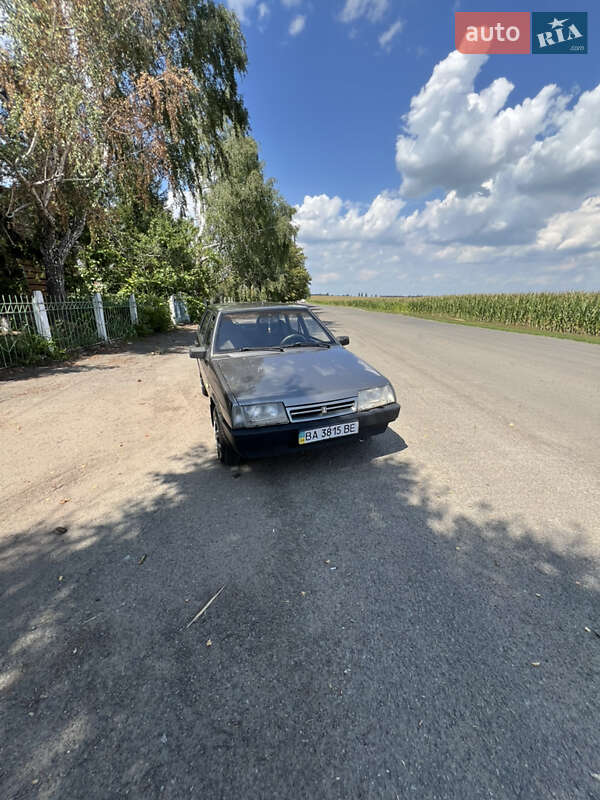 Хэтчбек ВАЗ / Lada 2109 1995 в Гайвороне