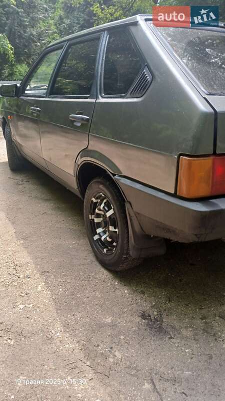 Хэтчбек ВАЗ / Lada 2109 1991 в Радехове