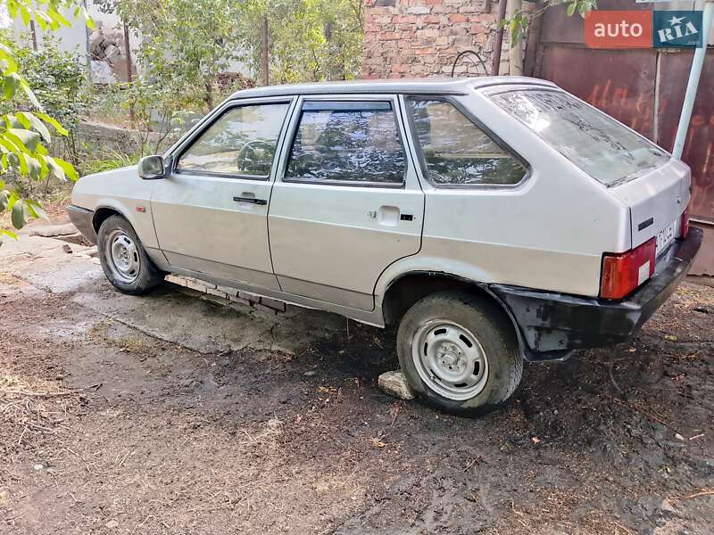 Хэтчбек ВАЗ / Lada 2109 1998 в Николаеве