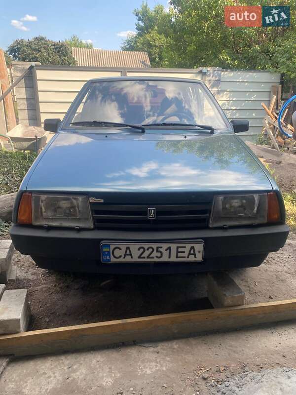 Хэтчбек ВАЗ / Lada 2109 2005 в Черкассах