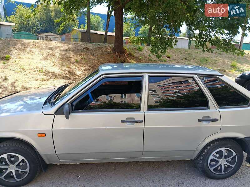 Хэтчбек ВАЗ / Lada 2109 2006 в Запорожье фото 2 Хэтчбек ВАЗ / Lada 2109 2006 в Запорожье