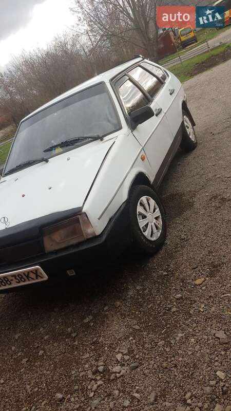 Хэтчбек ВАЗ / Lada 2109 1986 в Корсуне-Шевченковском