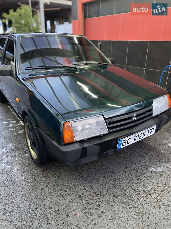 Хэтчбек ВАЗ 2109 2002 в 