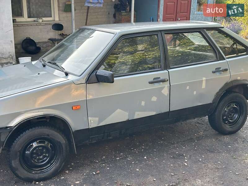 Хэтчбек ВАЗ / Lada 2109 2002 в Великом Бурлуке