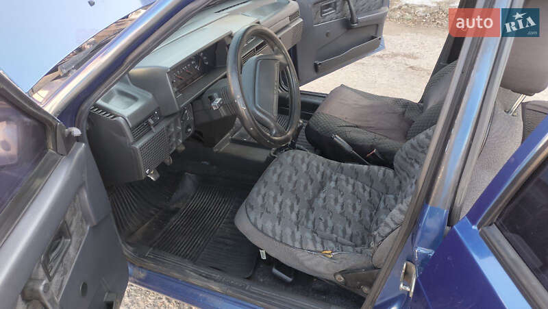 Хетчбек ВАЗ / Lada 2109 2002 в Миколаєві