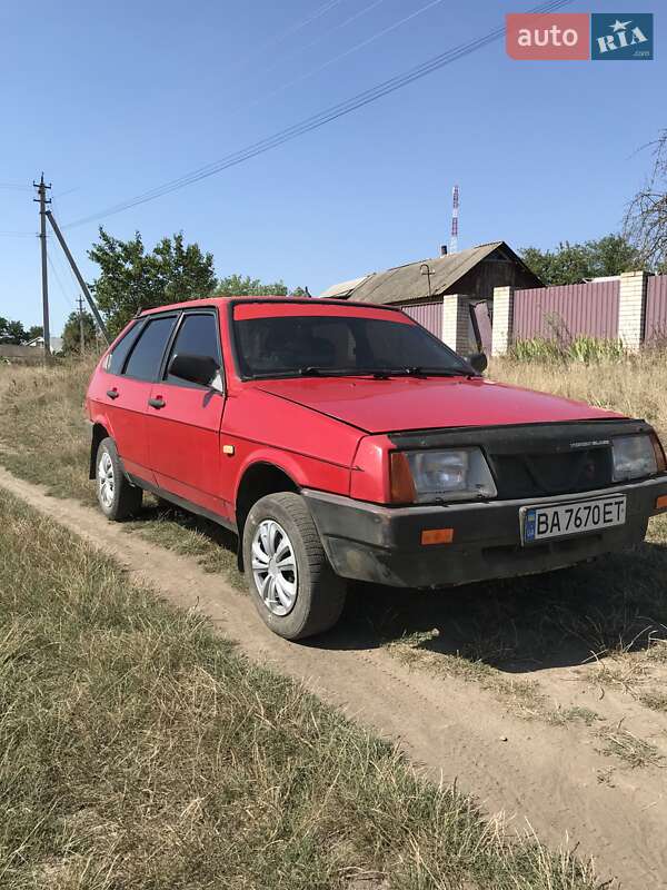 Хэтчбек ВАЗ 2109 1990 в 
