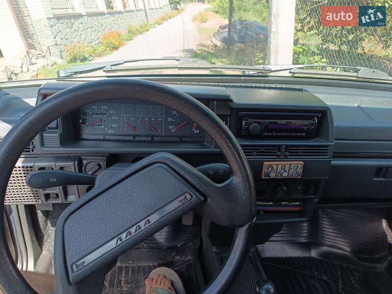Хэтчбек ВАЗ / Lada 2109 2003 в Украинке