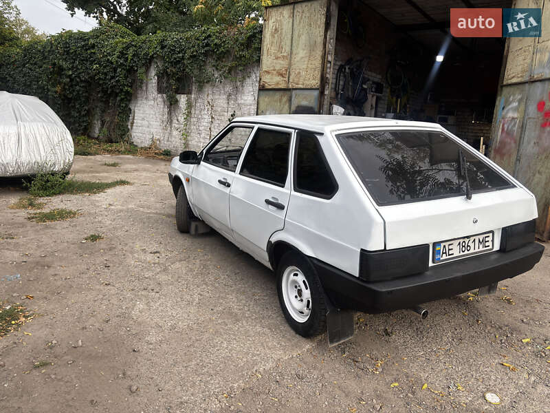 Хэтчбек ВАЗ / Lada 2109 1993 в Павлограде фото 4 Хэтчбек ВАЗ / Lada 2109 1993 в Павлограде