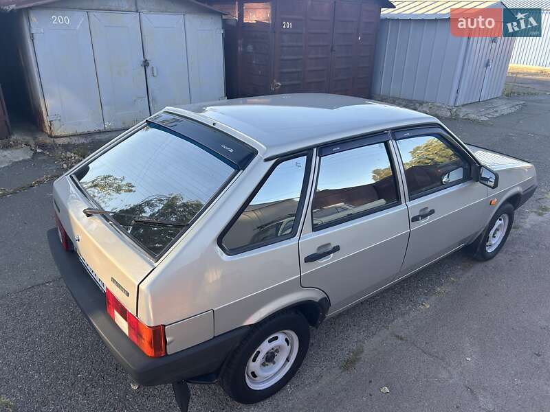 Хэтчбек ВАЗ / Lada 2109 2009 в Киеве