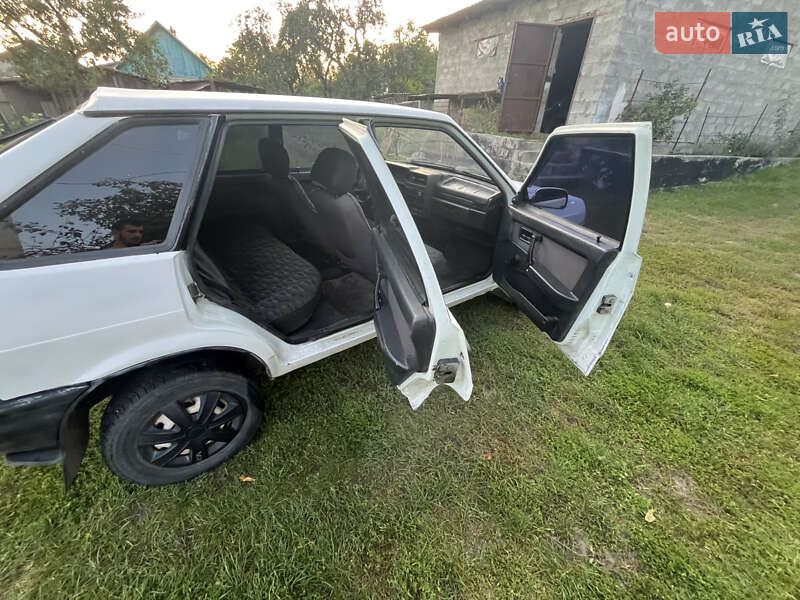 Хэтчбек ВАЗ / Lada 2109 1999 в Славуте