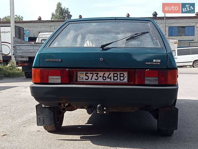 Хэтчбек ВАЗ / Lada 2109 2002 в Житомире