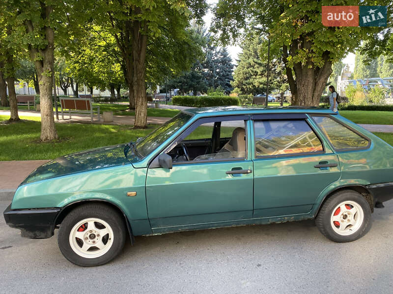 Хэтчбек ВАЗ / Lada 2109 1997 в Кременчуге