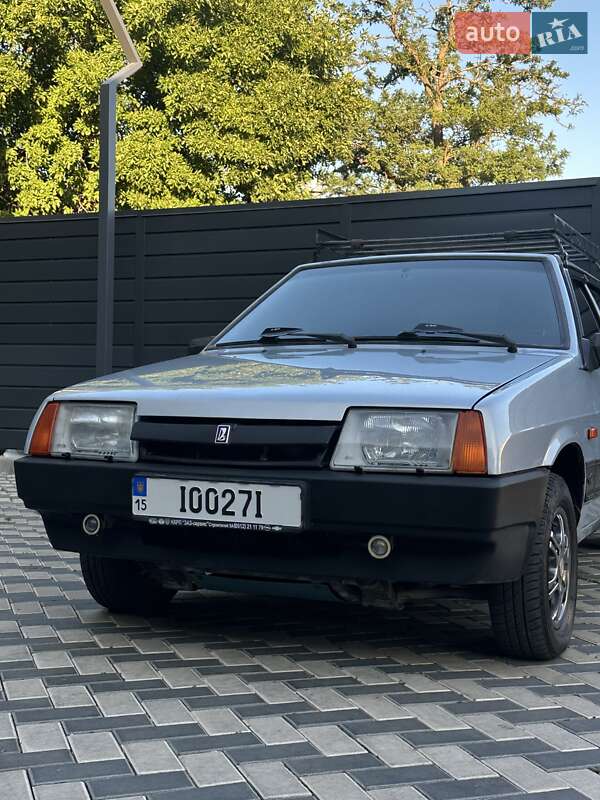 Хэтчбек ВАЗ / Lada 2109 2004 в Николаеве фото 13 Хэтчбек ВАЗ / Lada 2109 2004 в Николаеве