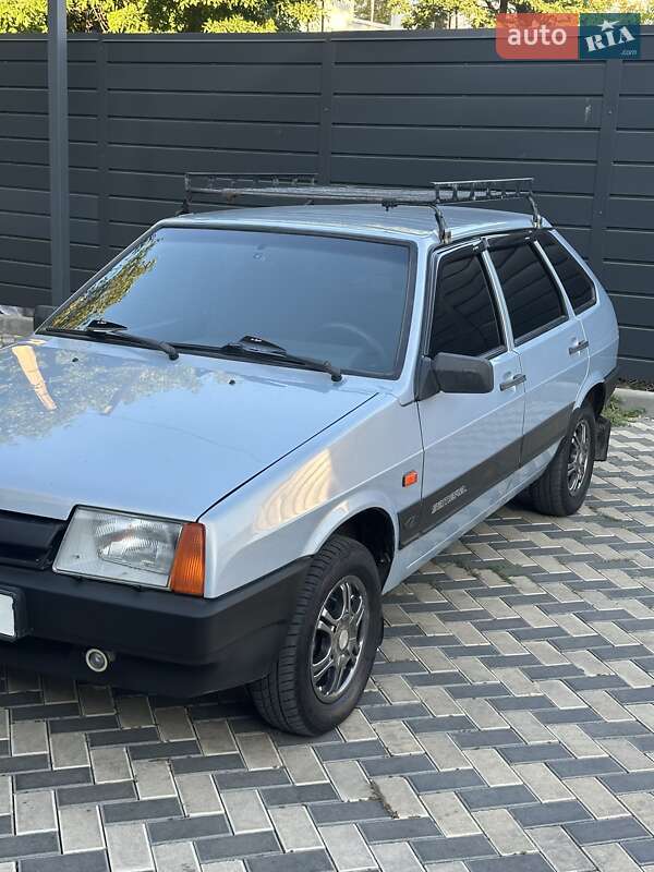 Хэтчбек ВАЗ / Lada 2109 2004 в Николаеве фото 18 Хэтчбек ВАЗ / Lada 2109 2004 в Николаеве