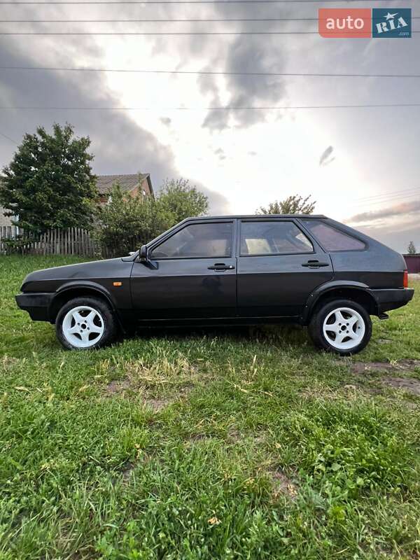 Хэтчбек ВАЗ / Lada 2109 2003 в Сумах