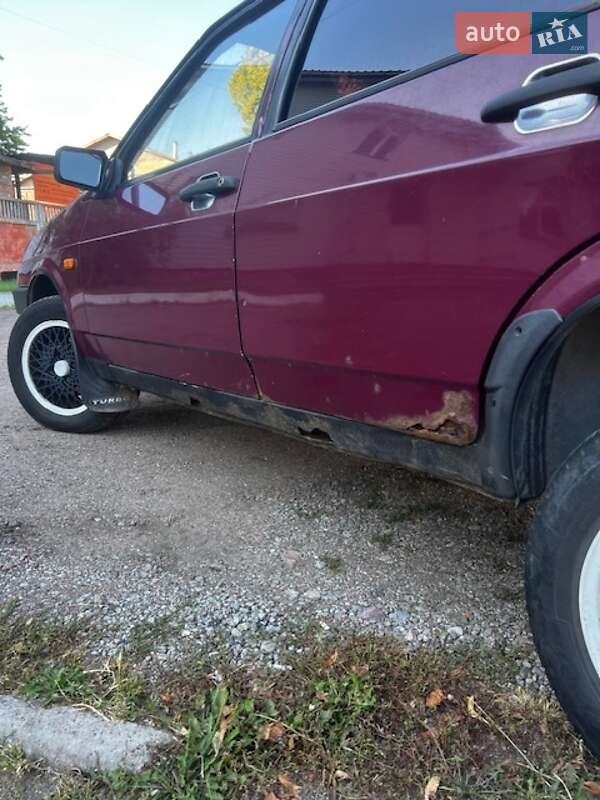 Хэтчбек ВАЗ / Lada 2109 2001 в Чернигове
