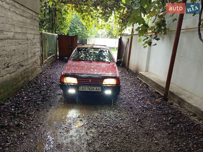 Хэтчбек ВАЗ 2109 1992 в 