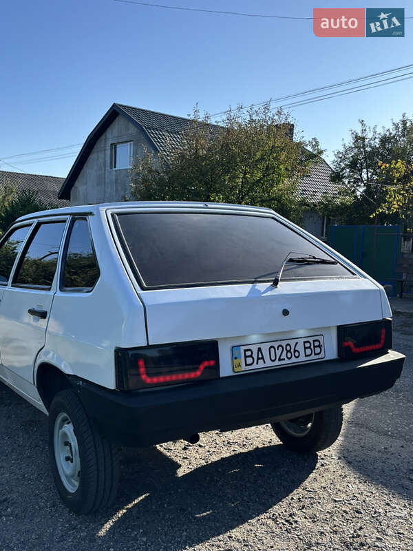 Хэтчбек ВАЗ / Lada 2109 1990 в Кропивницком