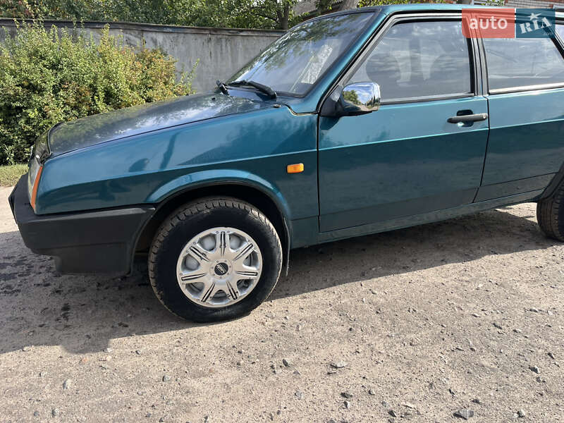Хэтчбек ВАЗ / Lada 2109 1998 в Зенькове