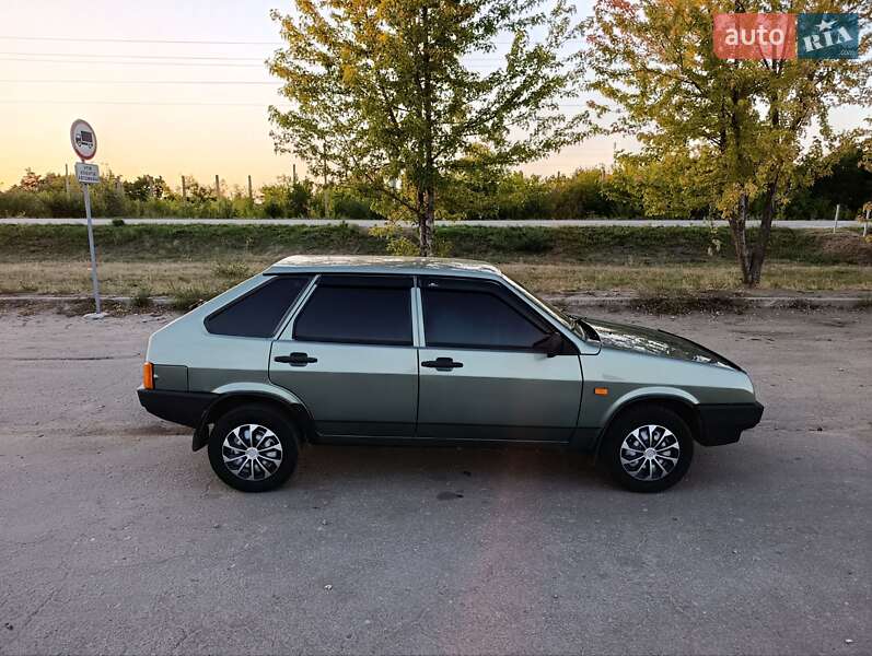 Хэтчбек ВАЗ / Lada 2109 2008 в Новониколаевке