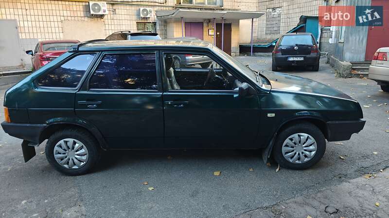 Хэтчбек ВАЗ / Lada 2109 2001 в Чернигове