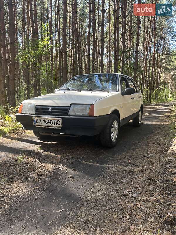 Хэтчбек ВАЗ 2109 1992 в 