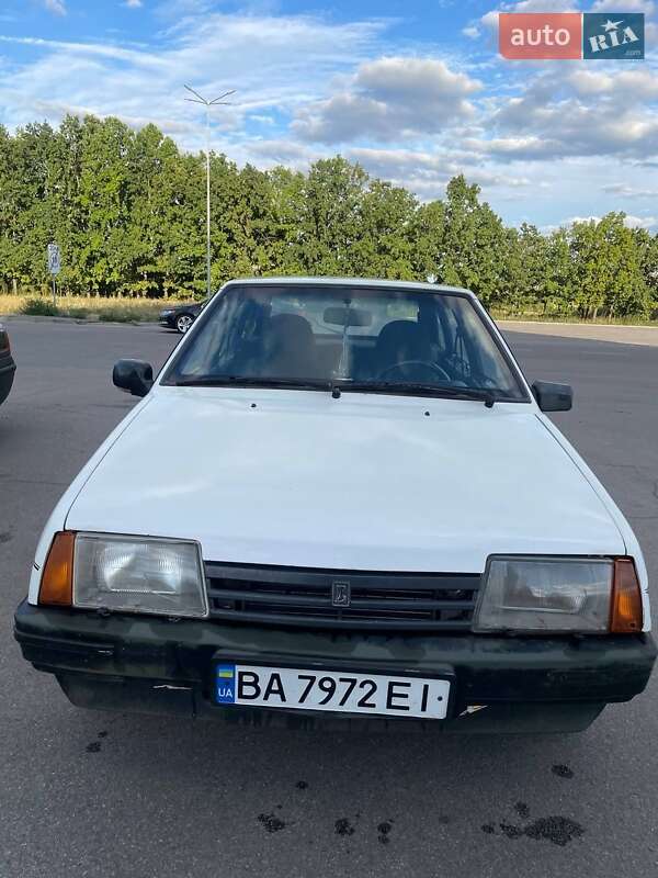 Хэтчбек ВАЗ / Lada 2109 2006 в Новоукраинке