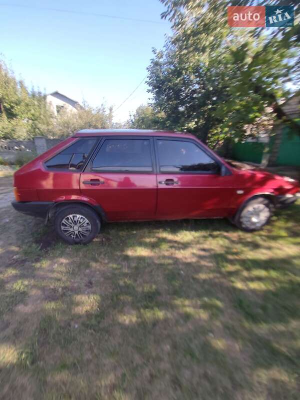 Хэтчбек ВАЗ / Lada 2109 2002 в Каменском