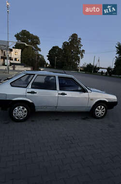 Хэтчбек ВАЗ 2109 1992 в 