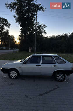 Хэтчбек ВАЗ 2109 1992 в 