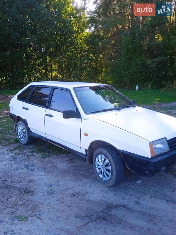 Хэтчбек ВАЗ / Lada 2109 2000 в Дубно