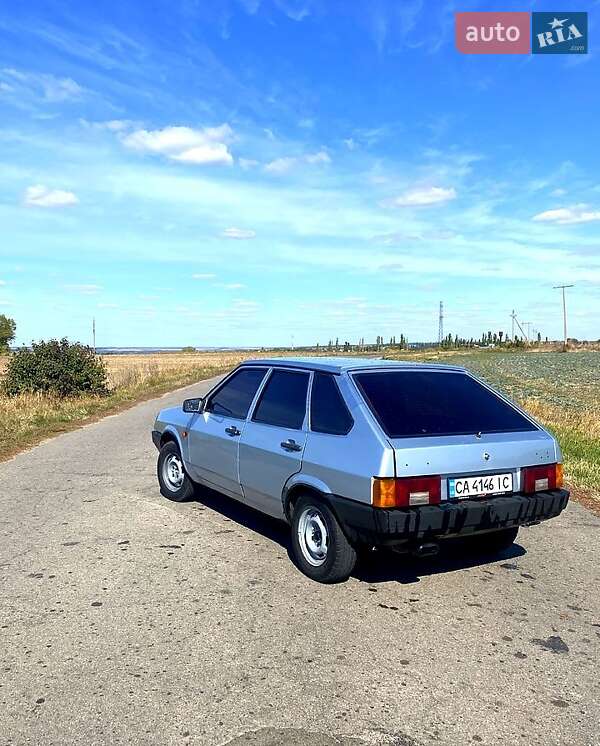 Хэтчбек ВАЗ / Lada 2109 2003 в Новоархангельске