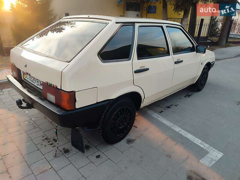 Хэтчбек ВАЗ / Lada 2109 1993 в Городке