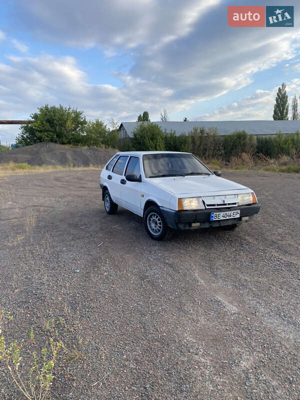 Хэтчбек ВАЗ / Lada 2109 1988 в Александровке
