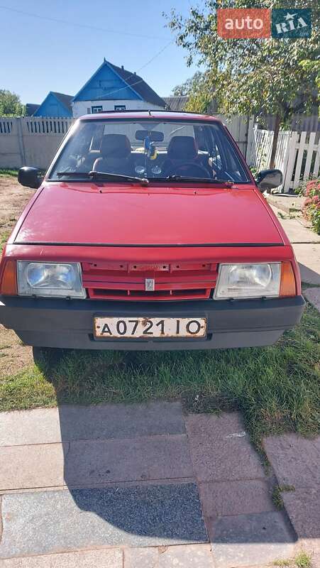 Хэтчбек ВАЗ 2109 1993 в 