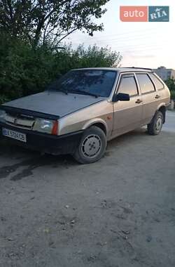 Хэтчбек ВАЗ 2109 1998 в 