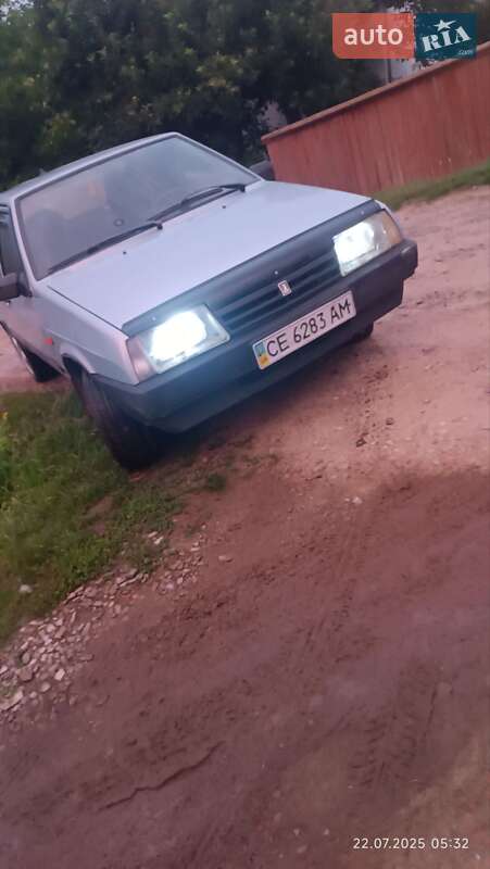 Хэтчбек ВАЗ / Lada 2109 2004 в Черновцах