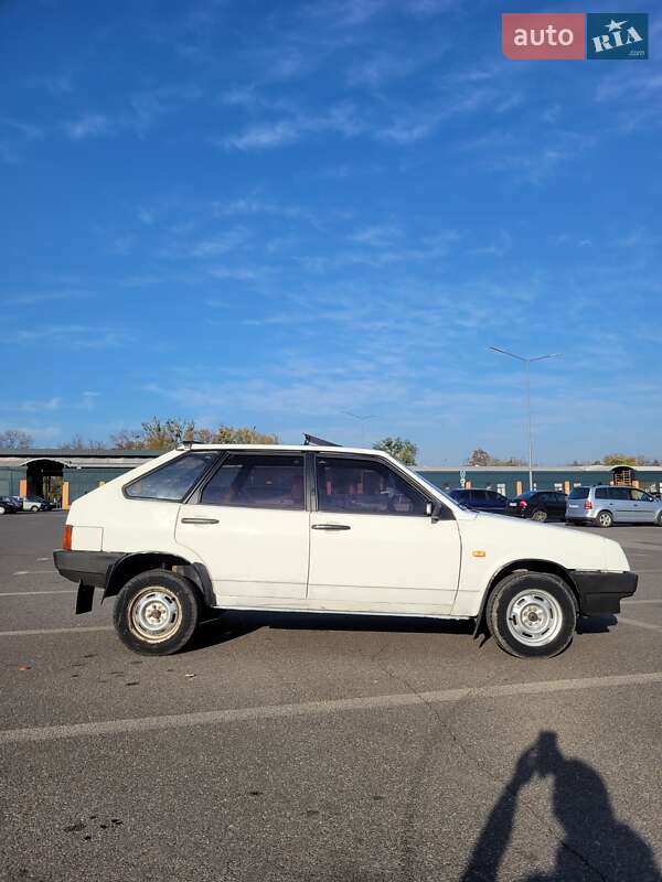 Хэтчбек ВАЗ / Lada 2109 1988 в Харькове фото 2 Хэтчбек ВАЗ / Lada 2109 1988 в Харькове