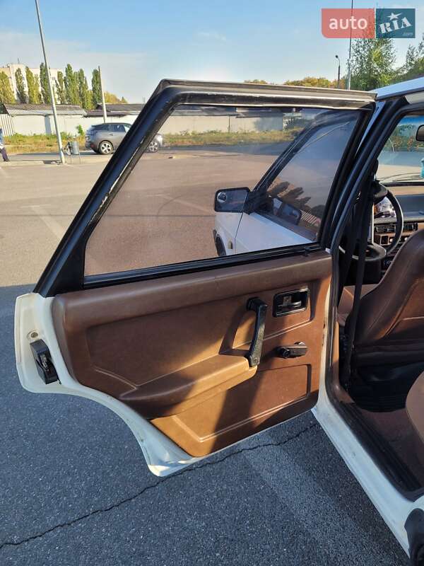 Хэтчбек ВАЗ / Lada 2109 1988 в Харькове фото 11 Хэтчбек ВАЗ / Lada 2109 1988 в Харькове