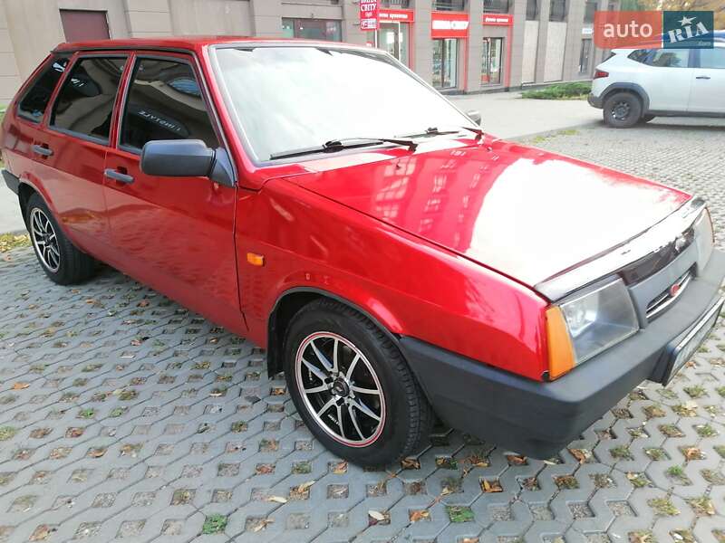 Хэтчбек ВАЗ / Lada 2109 1995 в Харькове