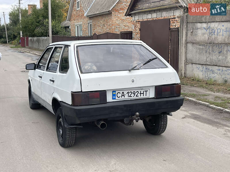 Хетчбек ВАЗ / Lada 2109 1992 в Золотоноші фото 5 Хетчбек ВАЗ / Lada 2109 1992 в Золотоноші