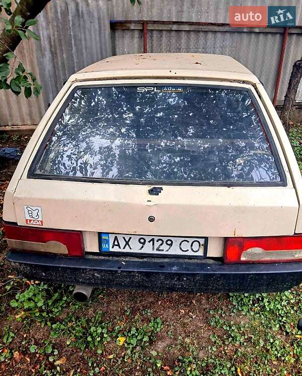 Хэтчбек ВАЗ 2109 1989 в  фото Хэтчбек ВАЗ 2109 1989 в