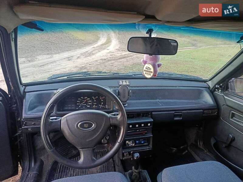 Хэтчбек ВАЗ / Lada 2109 1990 в Змиеве фото 8 Хэтчбек ВАЗ / Lada 2109 1990 в Змиеве