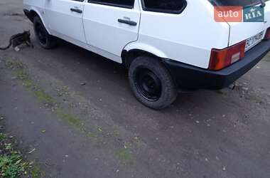 Хэтчбек ВАЗ 2109 1993 в  фото 5 Хэтчбек ВАЗ 2109 1993 в
