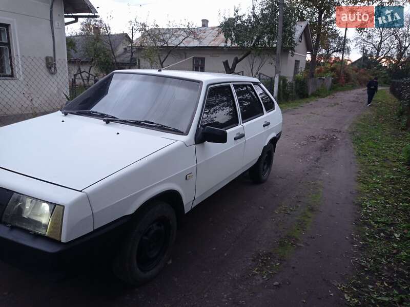 Хетчбек ВАЗ / Lada 2109 1993 в Глинянах фото 7 Хетчбек ВАЗ / Lada 2109 1993 в Глинянах