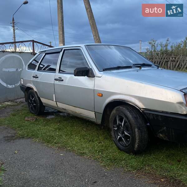 Хэтчбек ВАЗ / Lada 2109 1998 в Житомире фото 9 Хэтчбек ВАЗ / Lada 2109 1998 в Житомире