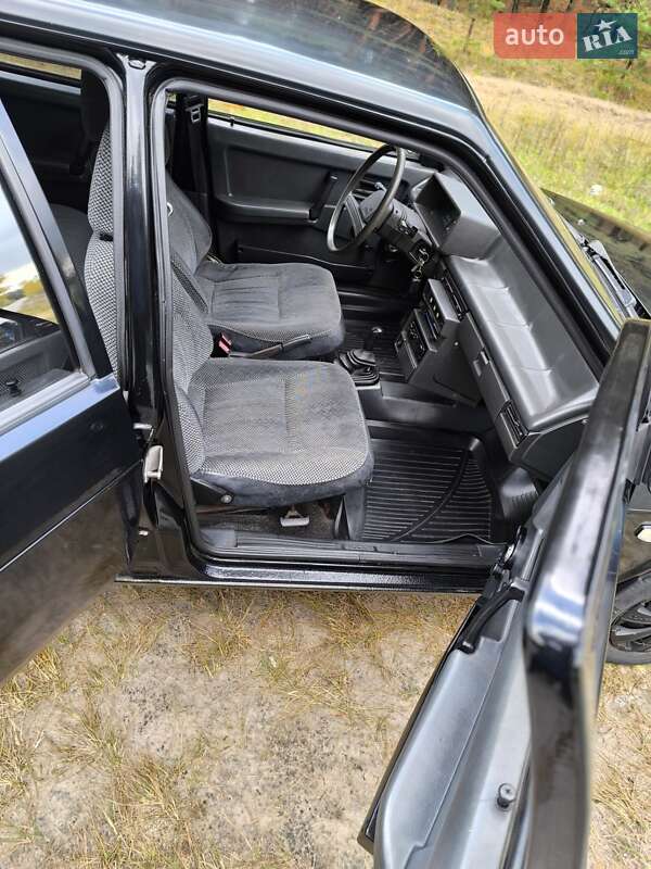 Хэтчбек ВАЗ / Lada 2109 1995 в Кременчуге фото 18 Хэтчбек ВАЗ / Lada 2109 1995 в Кременчуге